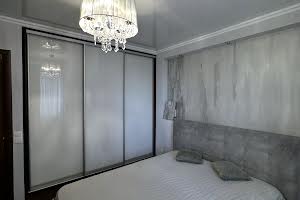 квартира за адресою Космонавтів просп., 79