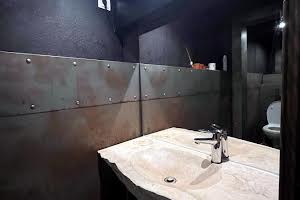 комерційна за адресою Слобідська вул., 20