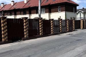 будинок за адресою Набережна, 7