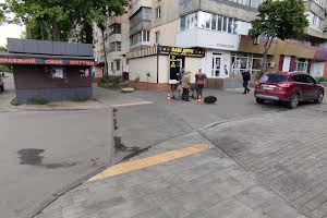 комерційна за адресою Березинська вул., 28
