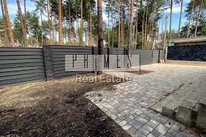 будинок за адресою Квітнева вул.
