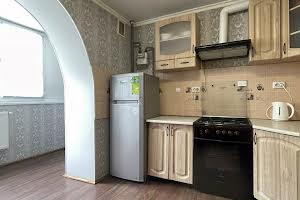 квартира за адресою Тролейбусна вул., 15