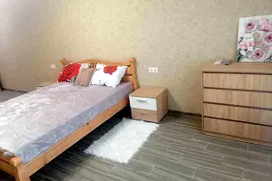 квартира за адресою Домбровського вул., 3б, к.4-7