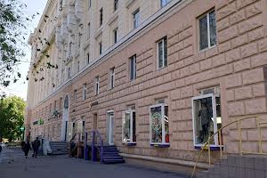 комерційна за адресою Дмитра Яворницького просп. (Карла Маркса), 121а