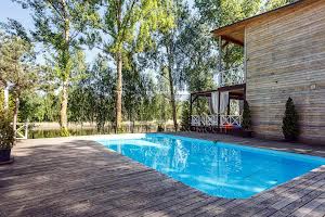 комерційна за адресою Жовтнева вул., 34