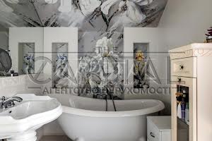 будинок за адресою с. Іванковичі, Зоряна