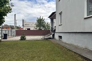 комерційна за адресою Макарівська вул., 25