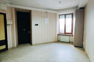 комерційна за адресою Дмитра Вітовського вул. (), 27