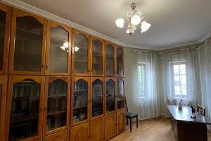 будинок за адресою Абрикосова вул.