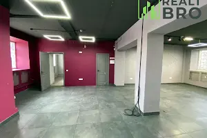 комерційна за адресою Проскурівського підпілля вул., 1
