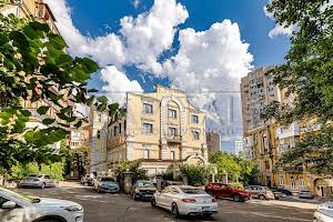 комерційна за адресою Київ, Саксаганського вул., 67