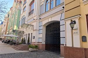 комерційна за адресою Воздвиженська вул., 28/30