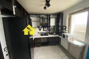квартира за адресою Сергія Параджанова вул., 5