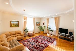 будинок за адресою Патріотів вул.