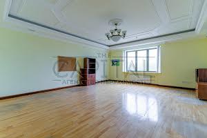 комерційна за адресою Липська вул., 10