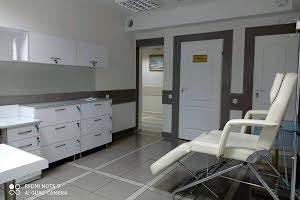 комерційна за адресою Подільська вул., 10