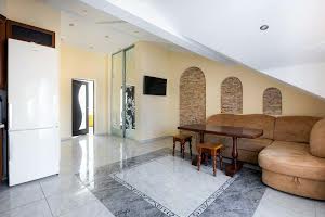 квартира за адресою кучера, 4