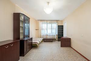 квартира за адресою П'ятницька вул., 63