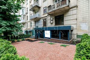 комерційна за адресою Паньківська вул., 18