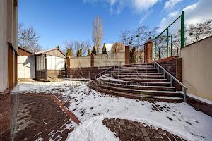 комерційна за адресою Польова вул., 61