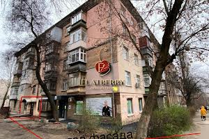 комерційна за адресою Богдана Гаврилишина вул. (Ванди Василевської), 14