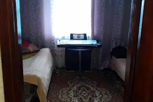 будинок за адресою 1-й Миру пров.