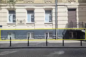 коммерческая по адресу Поповича ул., 2