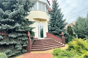 будинок за адресою Чарівна