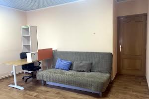 комерційна за адресою Володимирська вул., 37