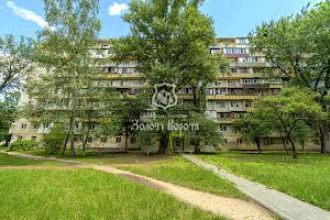 коммерческая по адресу Жюля Верна бульв. (Ромена Роллана), 4