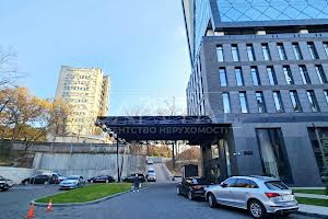 комерційна за адресою Василя Стуса вул., 35