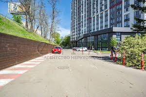 коммерческая по адресу Любомира Гузара просп. (Космонавта Комарова), 9б