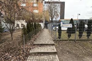 комерційна за адресою Садова вул., 2а/1
