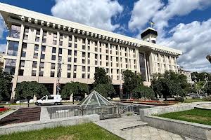 коммерческая по адресу майдан Незалежності пл., 2