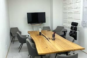 комерційна за адресою майдан Незалежності пл., 1