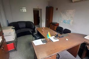 комерційна за адресою Соборна вул., 16