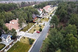 будинок за адресою Набережна вул., 8