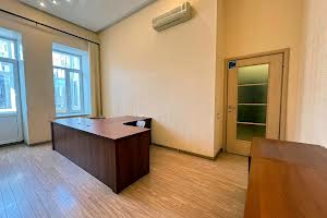 комерційна за адресою Саксаганського вул., 15