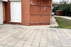 комерційна за адресою Героїв Чорнобиля вул., 3
