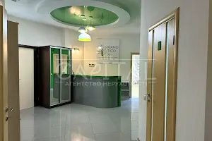 комерційна за адресою Машинобудівників вул., 17