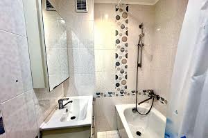 квартира за адресою Жоліо Кюрі вул., 32