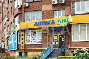 комерційна за адресою Драгоманова вул., 17
