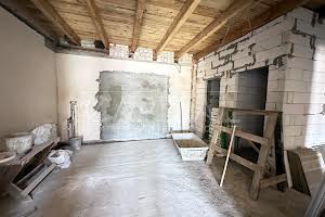 комерційна за адресою Небесної Сотні вул. (Паризької Комуни), 57А