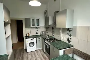 квартира за адресою Хотинська вул., 11