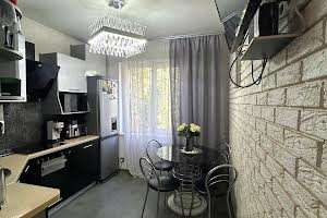 квартира за адресою Євгена Чикаленка вул., 75