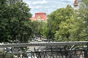 комерційна за адресою Київ, Володимирська вул., 4