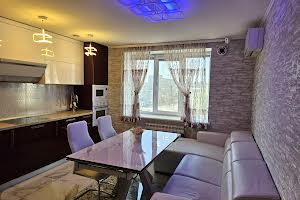 квартира за адресою Космонавтів вул., 128д