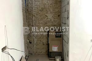 комерційна за адресою Пирогова вул., 2