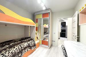 квартира за адресою Драгоманова вул., 8