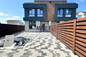 дом по адресу с. Петропавловская борщаговка, Бульвар Дружби
